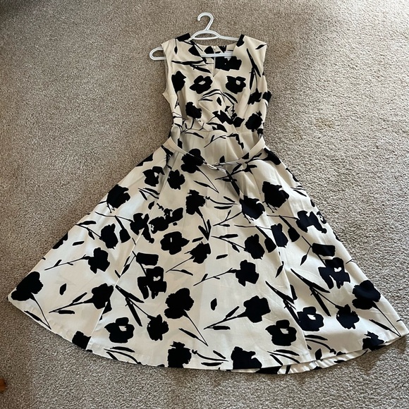 Size 12 Joseph Ribkoff belted A lined dress. - Picture 5 of 5